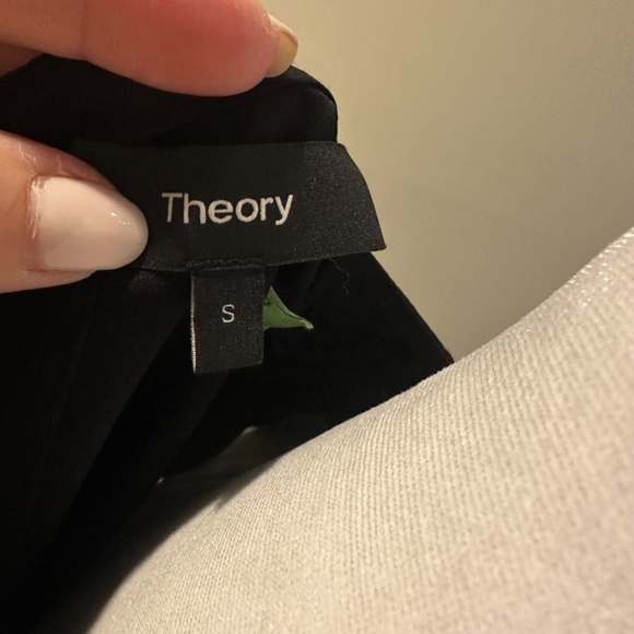 Theory Sleeveless Silk Top Black Women's Size Small - Picture 3 of 5